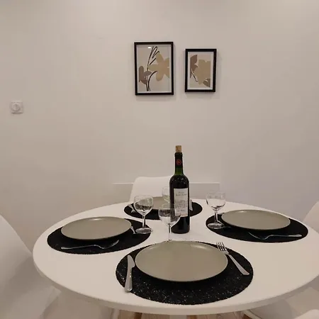 Le Jardin Secret Conciergeriedamecarcas Apartamento *