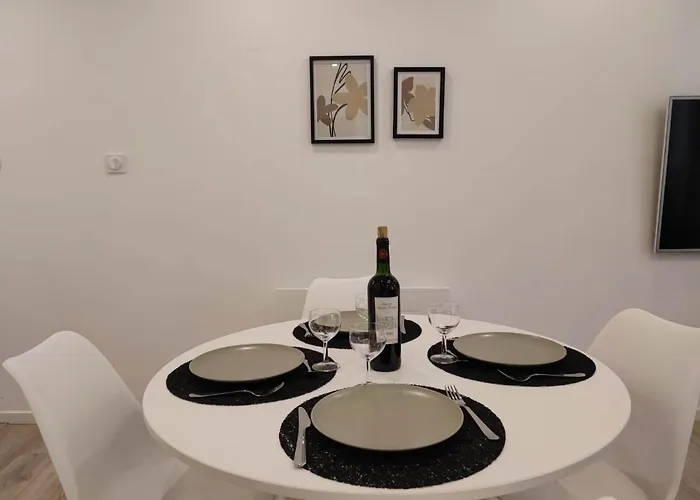 Le Jardin Secret Conciergeriedamecarcas Apartment *